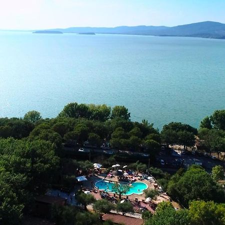 Cerquestra Camping Village Monte del Lago Buitenkant foto