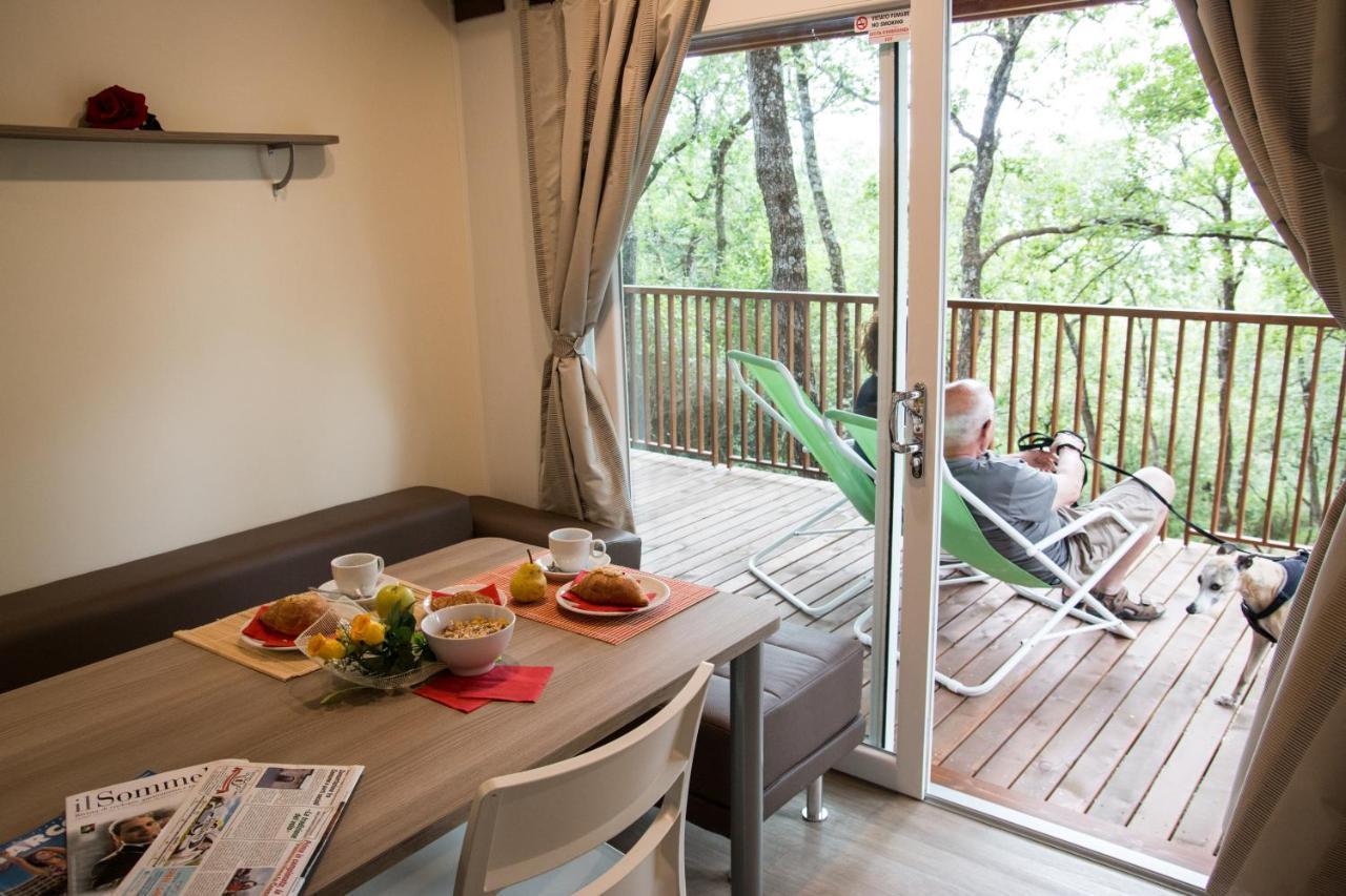 Cerquestra Camping Village Monte del Lago Buitenkant foto