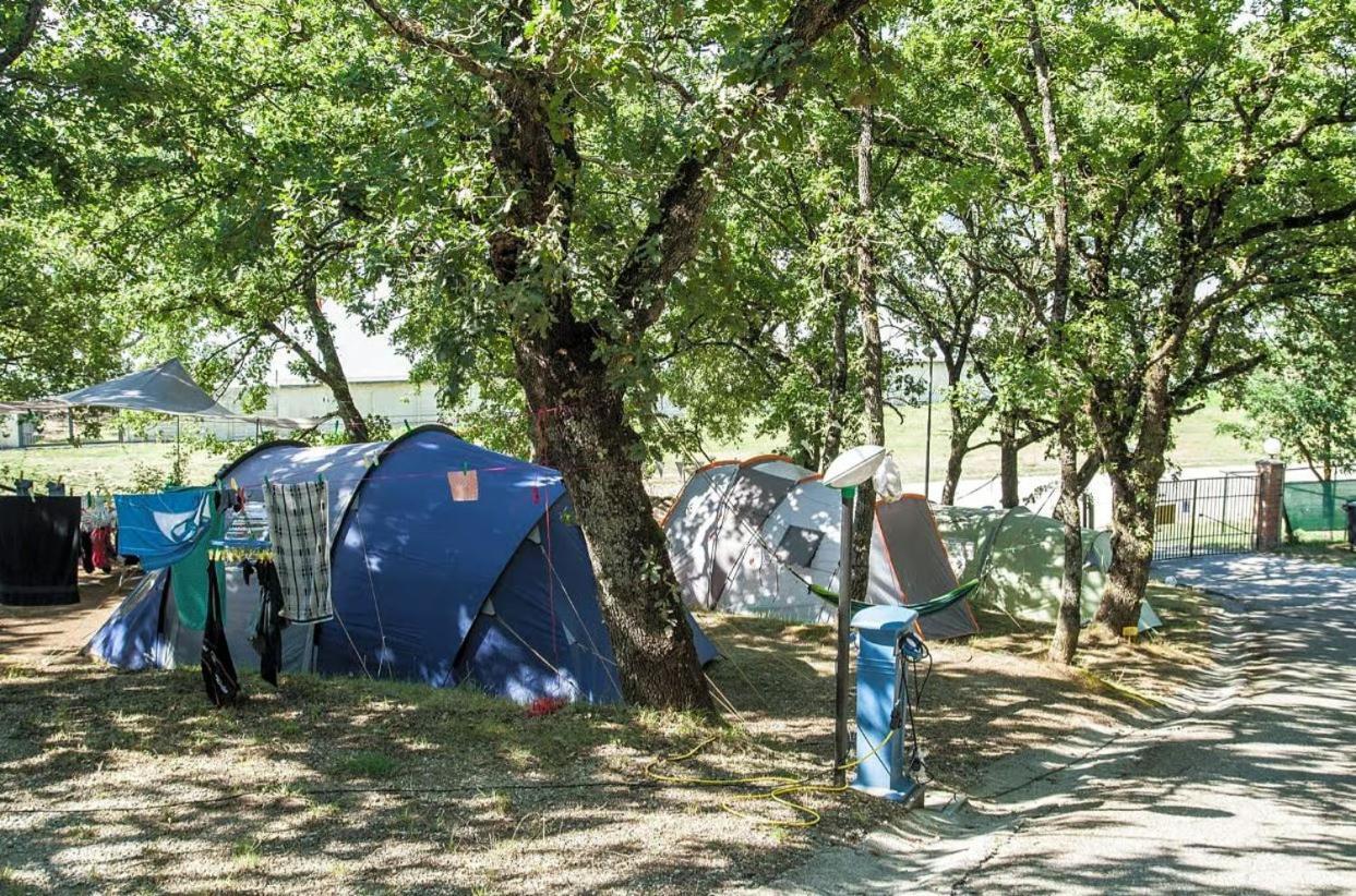 Cerquestra Camping Village Monte del Lago Buitenkant foto