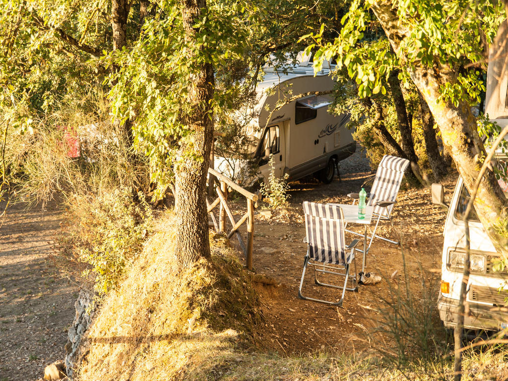 Cerquestra Camping Village Monte del Lago Buitenkant foto