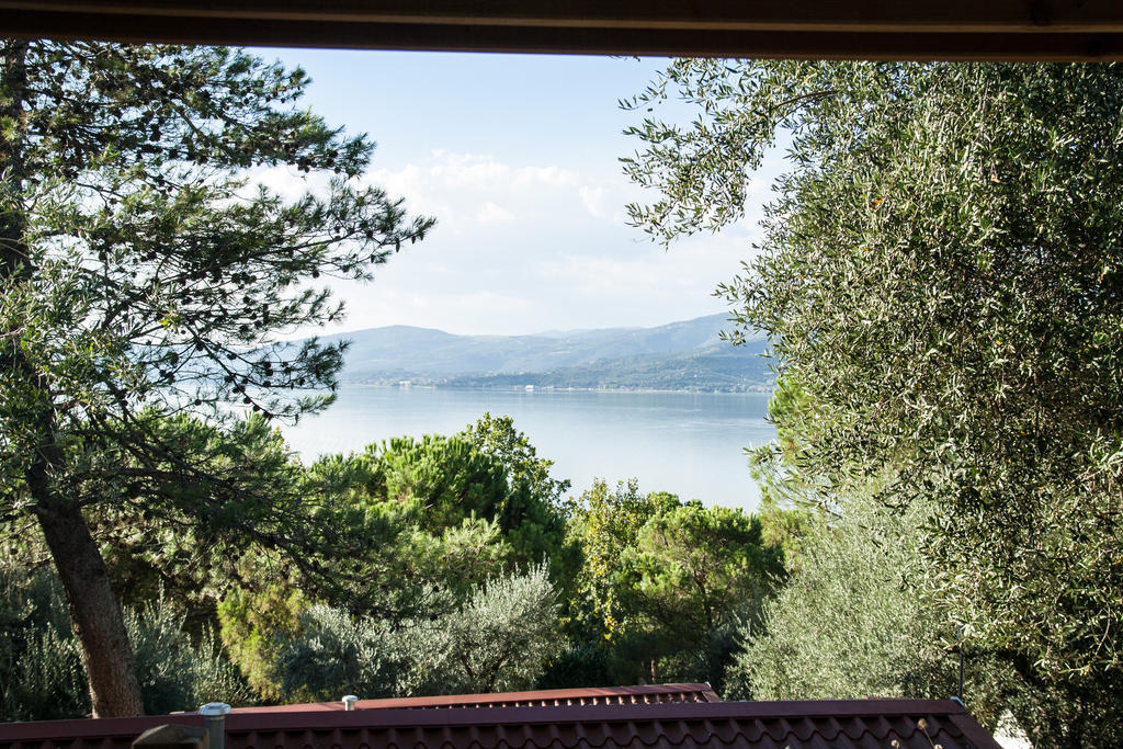 Cerquestra Camping Village Monte del Lago Buitenkant foto