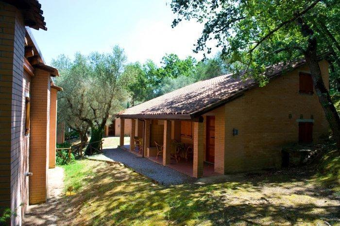Cerquestra Camping Village Monte del Lago Buitenkant foto