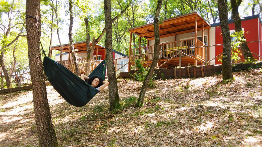 Cerquestra Camping Village Monte del Lago Buitenkant foto