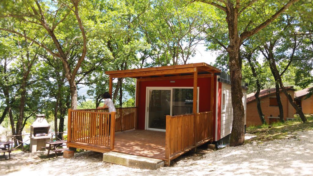Cerquestra Camping Village Monte del Lago Buitenkant foto