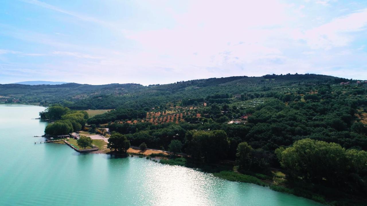 Cerquestra Camping Village Monte del Lago Buitenkant foto